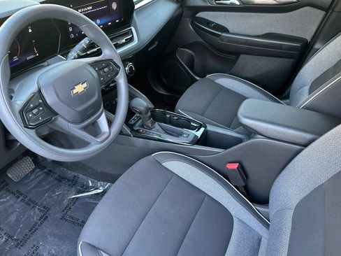 Used 2025 Chevrolet TrailBlazer LT AWD/4WD image 8