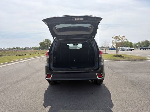 Used 2019 Toyota Highlander Limited image 12