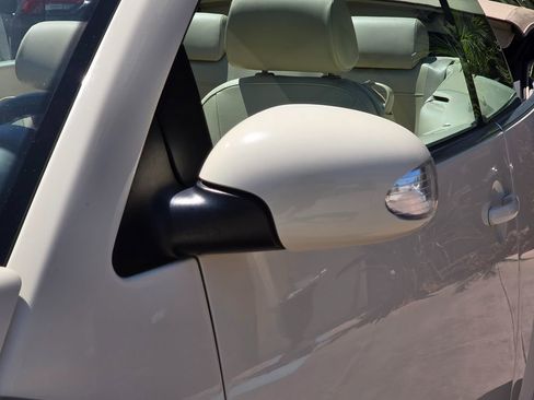 Used 2009 Volkswagen Beetle S image 8