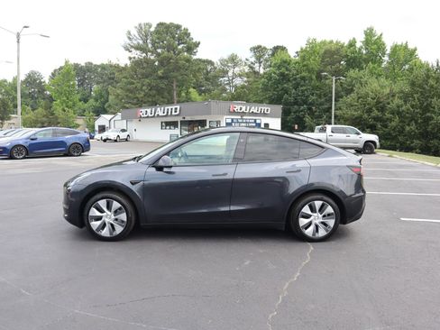 Used 2024 Tesla Model Y Long Range AWD/4WD image 7