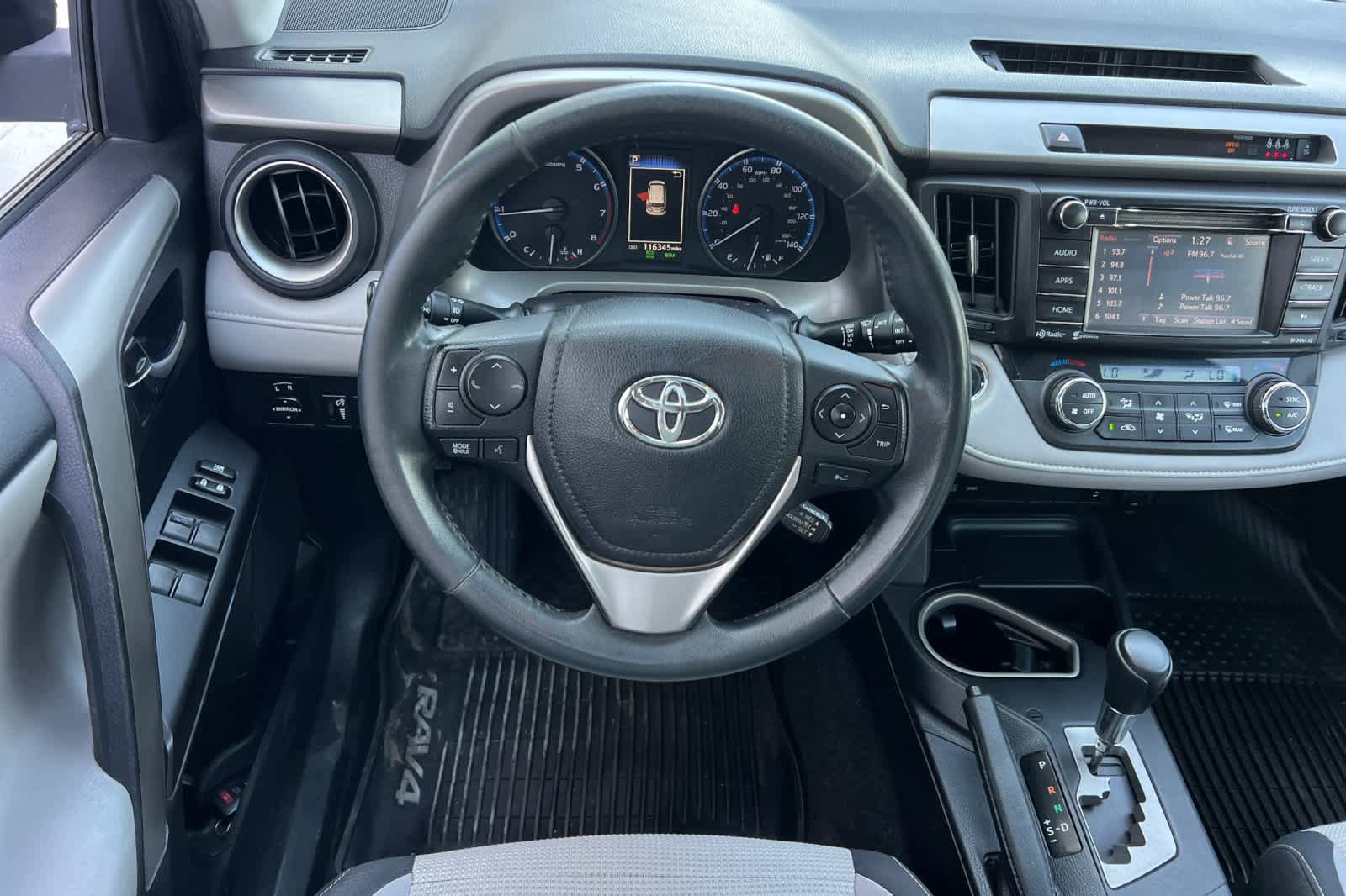 Used 2018 Toyota RAV4 XLE FWD image 16