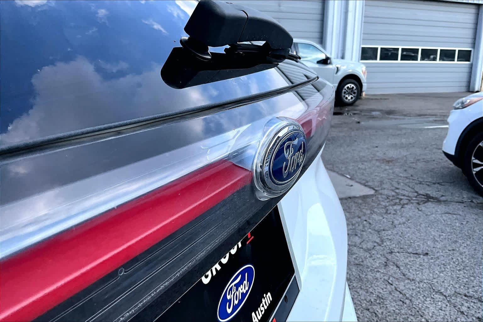 Used 2017 Ford Edge SEL FWD image 31