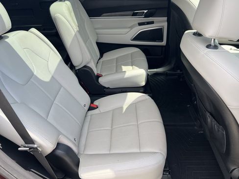 Used 2021 Kia Telluride SX w/ Nightfall Edition Package AWD/4WD image 16