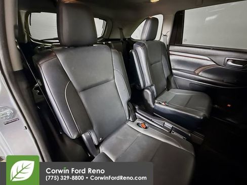 Used 2014 Toyota Highlander Limited image 30