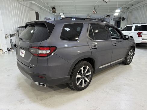 Used 2023 Honda Pilot Elite image 5