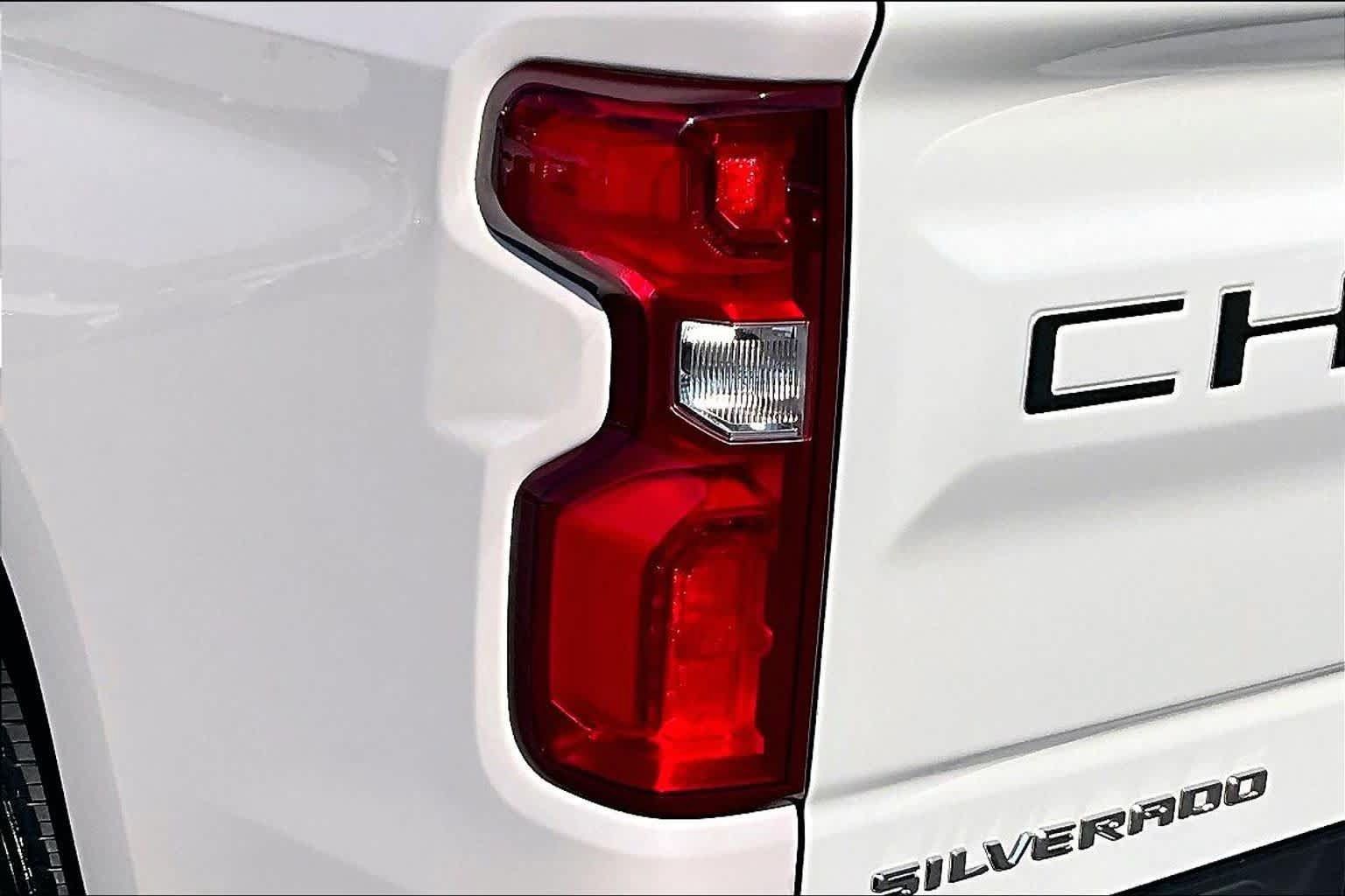 Used 2023 Chevrolet Silverado 1500 High Country w/ High Country Premium Package AWD/4WD image 29