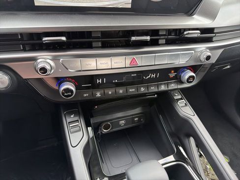 New 2025 Kia Telluride S image 15