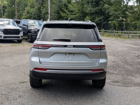 New 2026 Jeep Grand Cherokee Limited w/ Luxury Tech Group II AWD/4WD image 4
