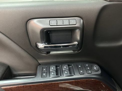 Used 2018 GMC Sierra 1500 SLT AWD/4WD image 18