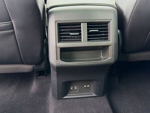 Used 2022 Volkswagen Atlas Cross Sport SE w/ Panoramic Sunroof Package image 25