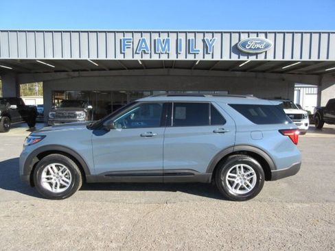 New 2026 Ford Explorer Active w/ Active Comfort Package image 2