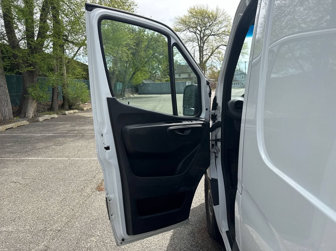 Used 2023 Mercedes-Benz Sprinter 2500 image 12