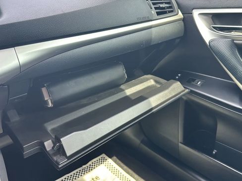 Used 2013 Lexus CT 200h image 28