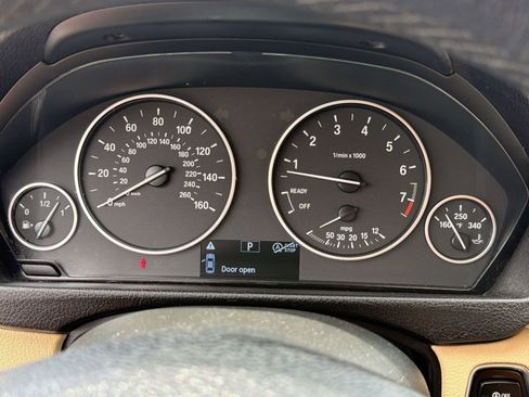 Used 2018 BMW 320i Sedan w/ Convenience Package RWD image 19