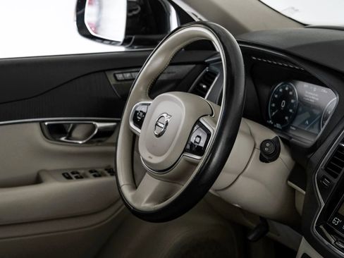 Used 2020 Volvo XC90 T5 Momentum image 14