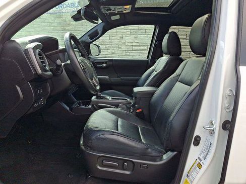 Certified 2023 Toyota Tacoma TRD Off-Road w/ TRD Premium Off Road Package AWD/4WD image 13