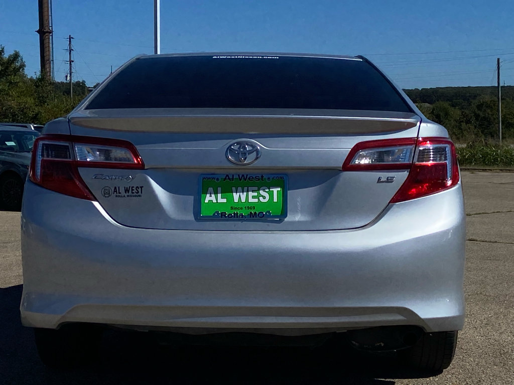 Used 2012 Toyota Camry LE FWD image 4