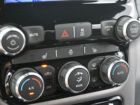 Used 2020 RAM 2500 Big Horn w/ Level 2 Equipment Group AWD/4WD image 21