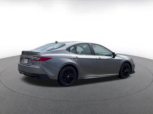 Used 2025 Toyota Camry SE image 14