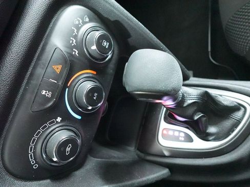 Used 2015 Dodge Dart SE w/ Convenience Group FWD image 16