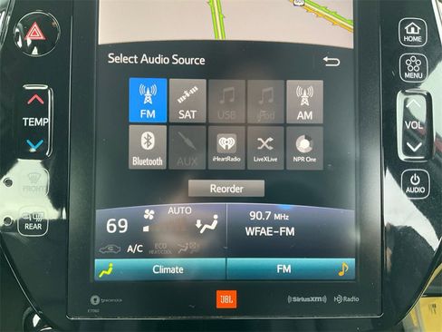 Used 2020 Toyota Prius L Eco image 19