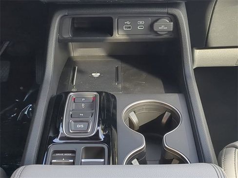 New 2025 Honda Pilot EX-L image 17