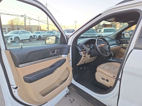 Used 2017 Ford Explorer 4WD image 12