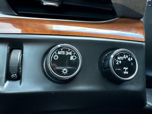 Used 2018 Cadillac Escalade ESV Premium Luxury w/ LPO, Radiant Package image 18