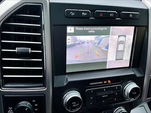 Used 2018 Ford F150 Platinum w/ Equipment Group 701A Luxury image 22