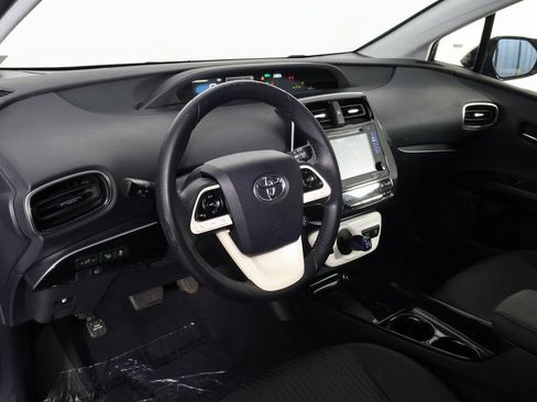 Used 2018 Toyota Prius Three FWD image 7