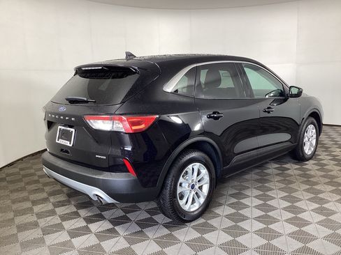 Used 2021 Ford Escape SE w/ Cold Weather Package AWD/4WD image 2