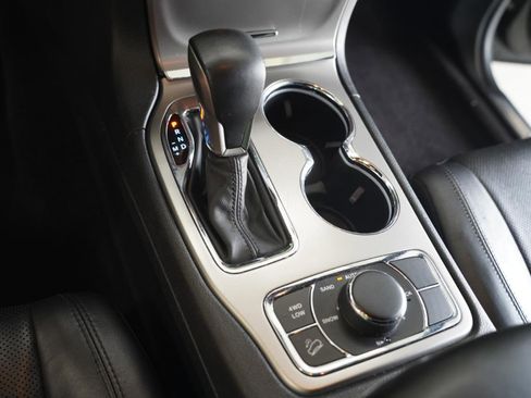 Used 2018 Jeep Grand Cherokee Limited w/ Luxury Group II AWD/4WD image 21