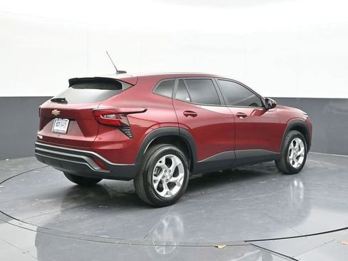 Used 2024 Chevrolet Trax LS w/ LS Convenience Package image 15