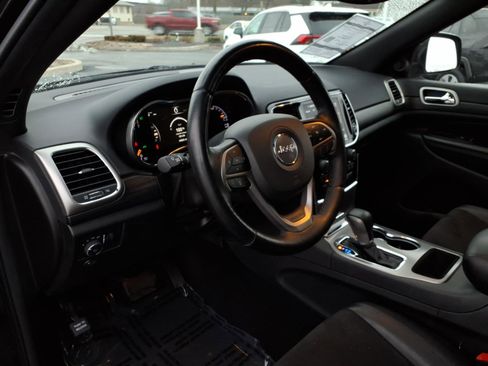 Used 2022 Jeep Grand Cherokee Laredo X image 17