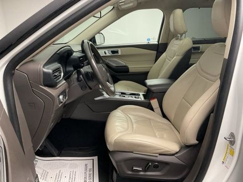 Used 2020 Ford Explorer Platinum w/ Premium Technology Package image 14
