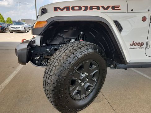 Used 2023 Jeep Gladiator Mojave w/ Cold Weather Group AWD/4WD image 33