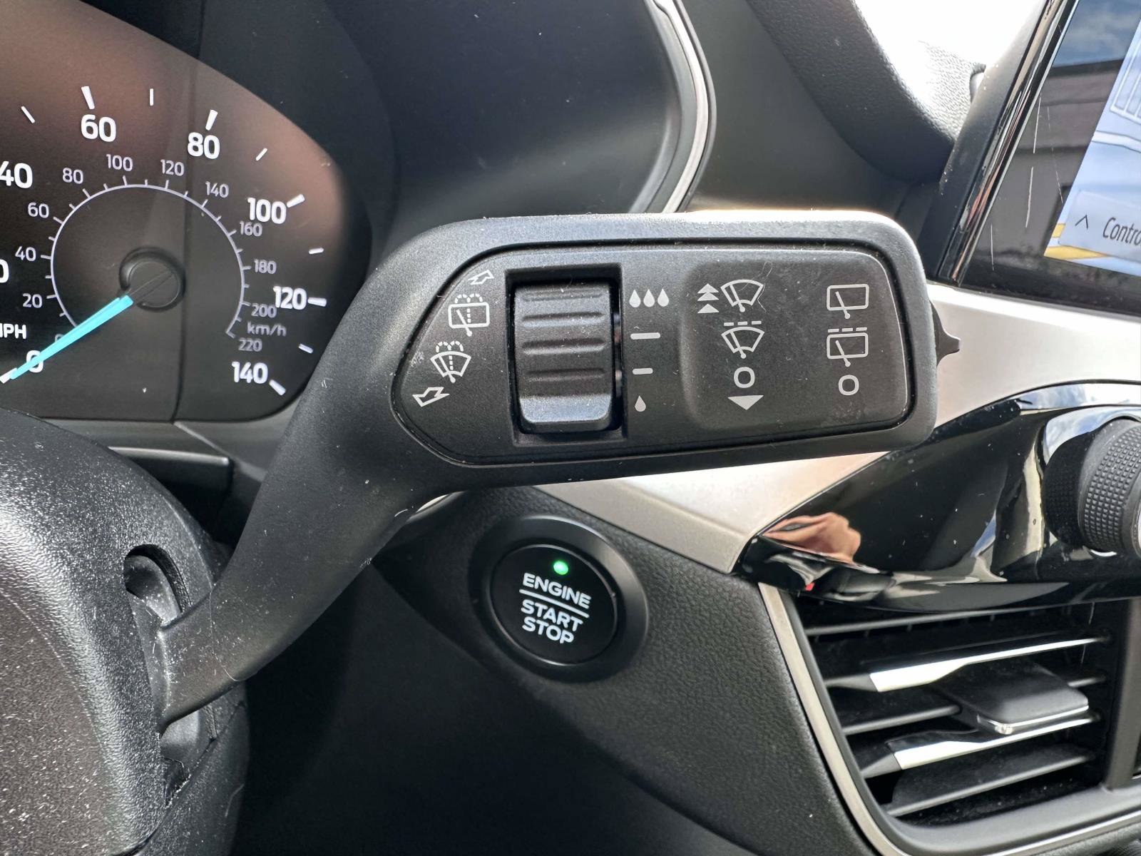 Used 2020 Ford Escape SE AWD/4WD image 19