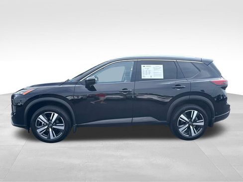 Used 2025 Nissan Rogue SL w/ SL Premium Package FWD image 2