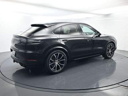 Certified 2022 Porsche Cayenne Turbo image 15