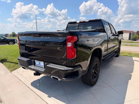 Used 2021 Chevrolet Silverado 1500 LT Trail Boss w/ Convenience Package II AWD/4WD image 9