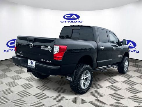 Used 2021 Nissan Titan SV w/ SV Convenience Package AWD/4WD image 3