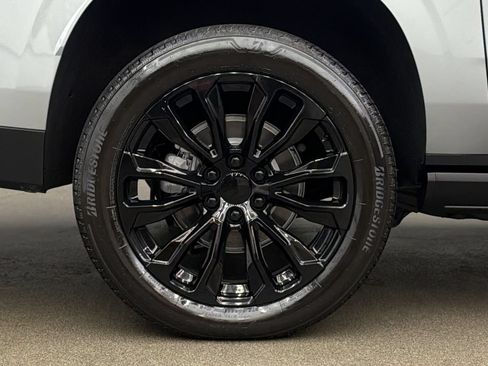 Used 2025 GMC Yukon XL Denali w/ Sun & Power Step Package AWD/4WD image 11