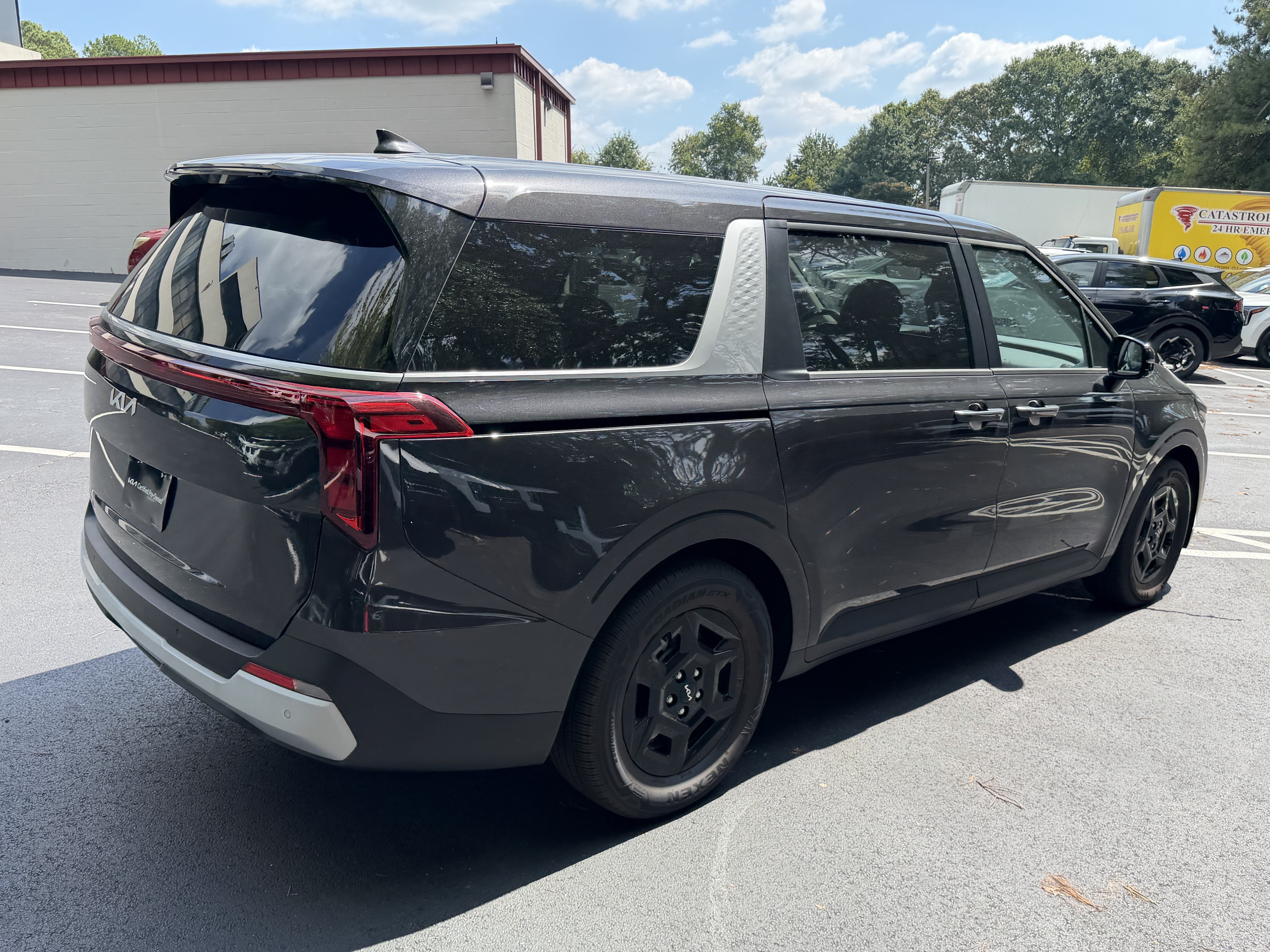 Certified 2026 Kia Carnival FWD image 7