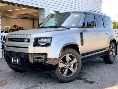 Used 2025 Land Rover Defender 110 X-Dynamic SE AWD/4WD image 1