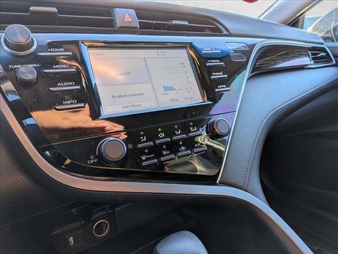 Used 2018 Toyota Camry LE image 12