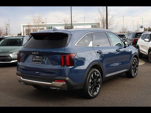 Used 2025 Kia Sorento SX image 5