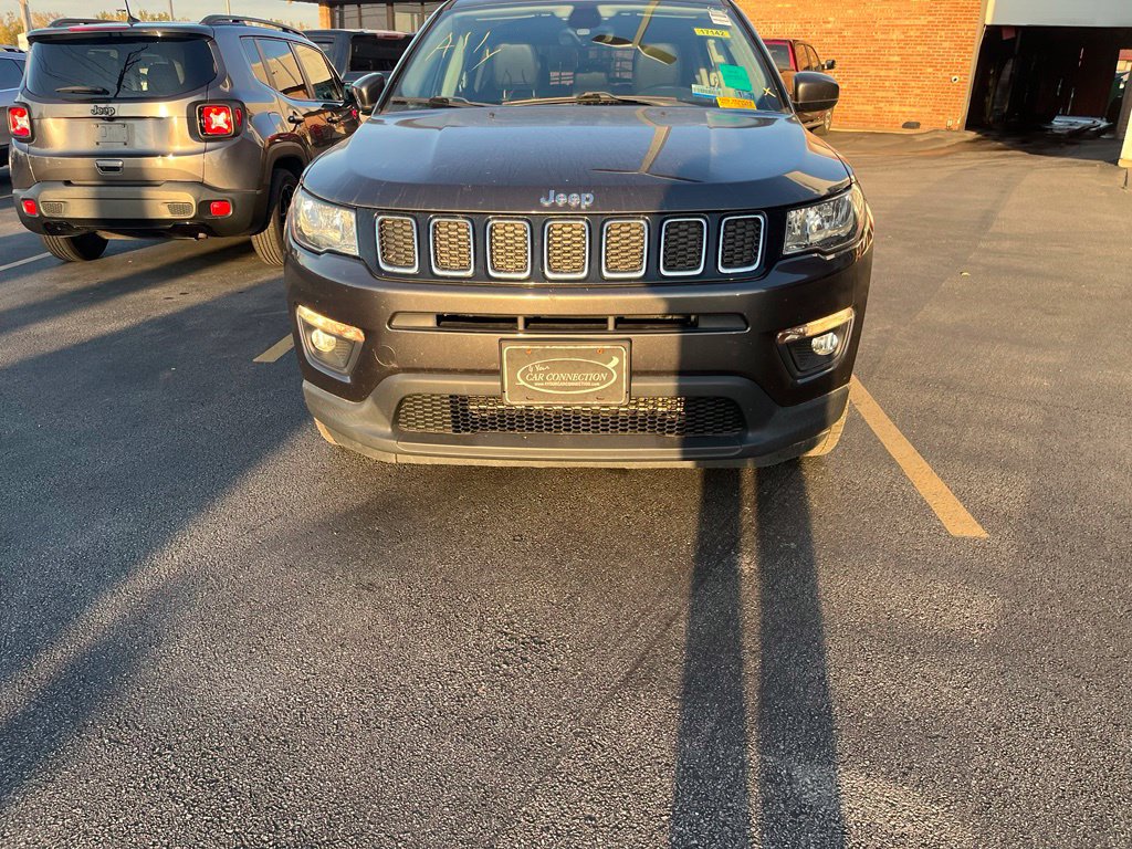 Used 2025 Jeep Compass Trailhawk AWD/4WD image 1