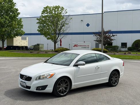 Used 2012 Volvo C70 T5 FWD image 2