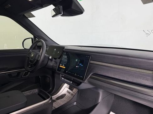 Used 2024 Rivian R1S Adventure AWD/4WD image 20