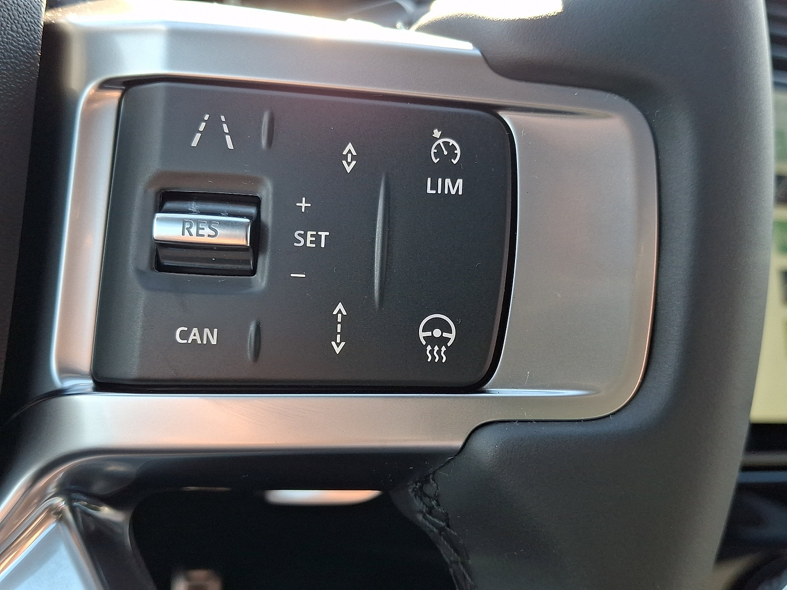 New 2026 Land Rover Discovery Limited Edition AWD/4WD image 21